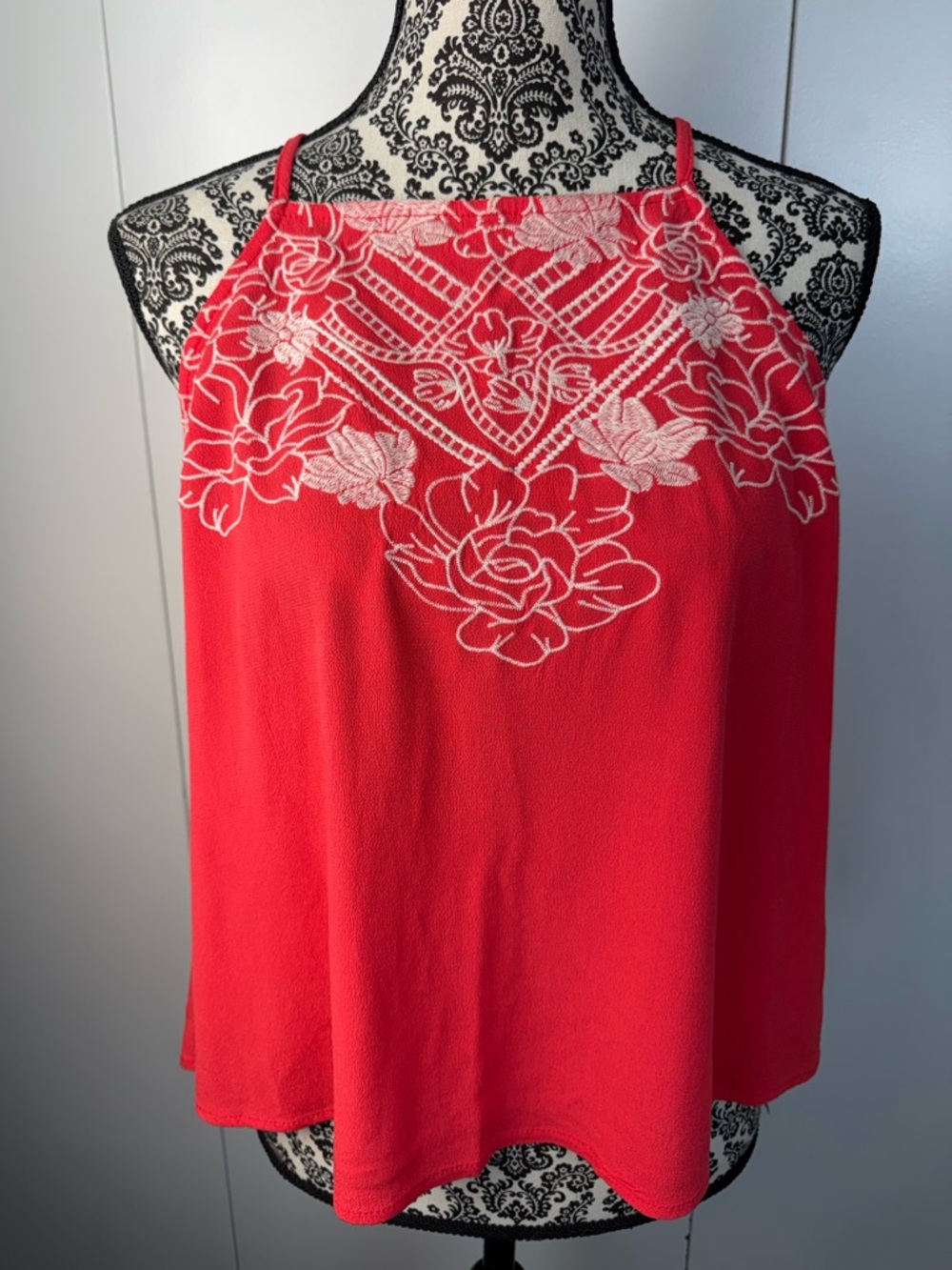 love on a hanger Red Embroidered Halter Camisole size medium